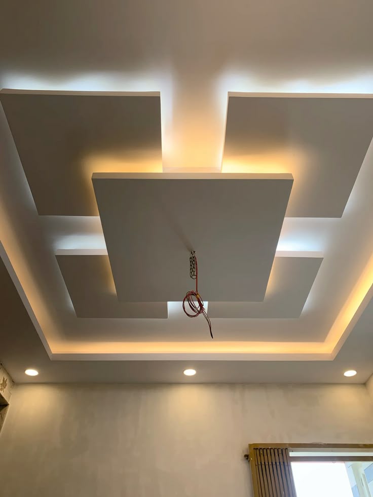 engganti plafon PVC yang rusak atau kusam