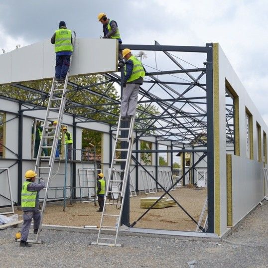 desain konstruksi baja WF untuk bangunan industri